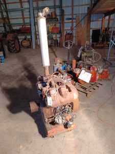 lot 85 image: Wisconsin Model V465D Heavy Duty Air Cooled 4-cylinder Engine, Serial No. 4961837