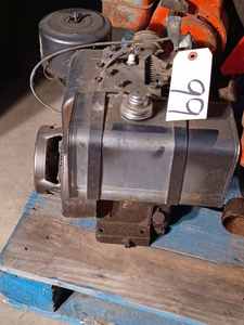 lot 99 image: Briggs & Stratton Single Cylinder Gas Engine with Horizontal Shaft