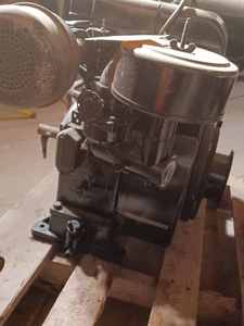 lot 105 image: Briggs & Stratten Electric Start Single Cylinder Horizontal Shaft Gas Engine