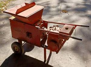 lot 113 image: Snapper Brush and Garden ChipperShredder with EZEE Start Engine