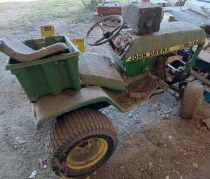 lot 130 image: John Deere 317 Lawn Tractor for Parts, missing engine and mower deck