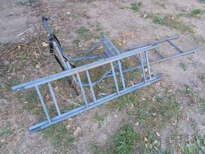 lot 134 image: 20-foot Metal Deer Stand