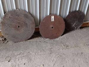lot 140 image: 28-inch, 24-inch, and 20-inch Saw Blades for Tractor or Trailer Mounted Saw Rigs