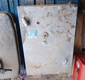 lot 168 image: Two Fuel Tanks 22-inch X 32-inch X 8-inch, and a 17-inch X 32-inch X 8-inch