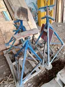 lot 173 image: Pallet of Seven Spinner Boat Stands - Six of them are Blue