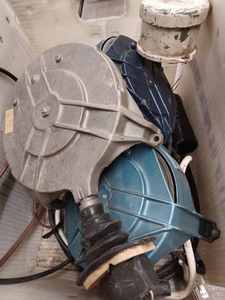 lot 186 image: Box of Outboard and Small Engine Recoils