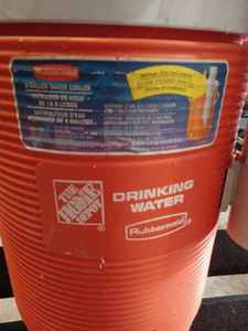 lot 214 image: Rubbermaid Drinking Water Dispenser and Paper Cup Dispenser