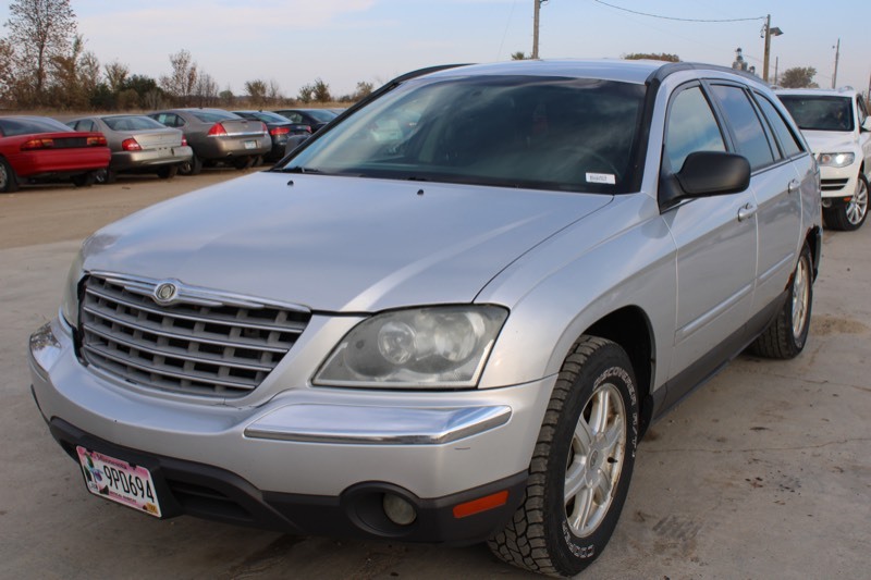 2421 MN Auto Auctions Tuesday Night LET US SELL YOUR CAR HALF