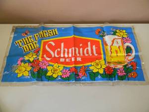 lot 4 image: VINTAGE SCHMIDT BEER INFLATABLE PILLOWS - SEE PICTURES
