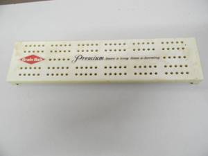 lot 26 image: VINTAGE GRAIN BELT BEER CRIBBAGE BOARD - COOL PIECE - SEE PICTURES