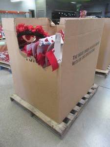 lot 347 image: Large Pallet Of Christmas Decorations, New and Like New Items, Some may be missing parts or small damage, most Items are in nice condition (See Photos) - SOLD AS IS