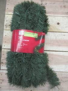 lot 358 image: Home Accents 50 ft Pre-lit Artificial Christmas Roping Garland with 200 Incandescent White Lights, GIZ5GB094C06 - SOLD AS IS