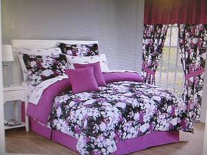 Simone 20-Pc. Bedroom Set - Queen...