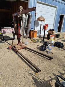 lot 305 image: Excalibur Tools 3-Ton Engine Lift