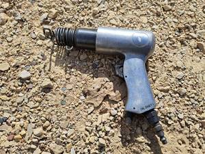 lot 321 image: Central Pneumatic Air Hammer
