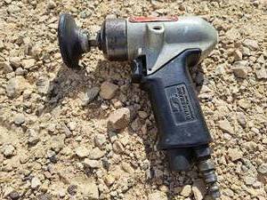 lot 323 image: Dynabrade 50324 Air Buffer