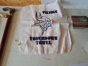 lot 389 image: Lot of (3) Minnesota Vikings Touchdown Towels