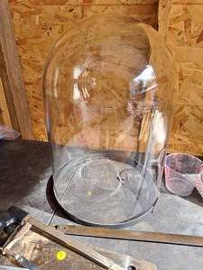 lot 374 image: Vintage 1940s Glass Incubator  Table Showcase for ArtWatch