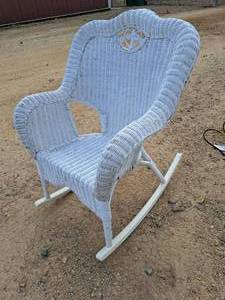 lot 418 image: Wicker Rocking Chair