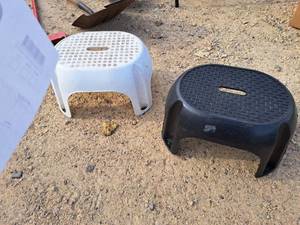 lot 433 image: Lot of (2) Step Stools