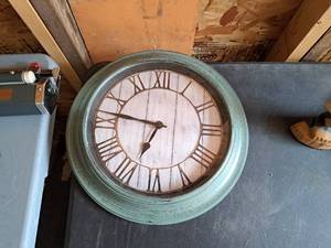 lot 468 image: Battery Wall Clock