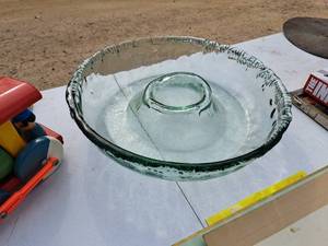 lot 484 image: 17 Crystal Serving Dish
