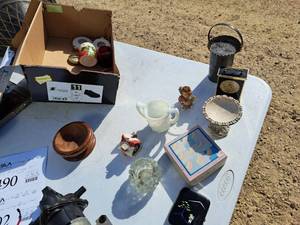 lot 490 image: Lot of (1 Box) Misc. Home Dcor