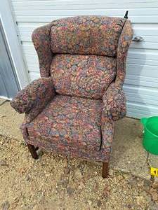 lot 501 image: Flower Print Living Room Arm Chair