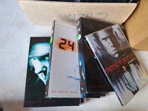 lot 523 image: Lot of (4) DVD - Prison Break, 24