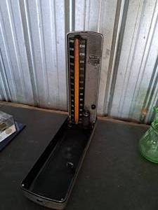 lot 552 image: Vintage Baumanometer Kompak Model Blood Pressure Machine
