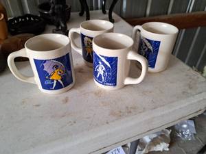 lot 546 image: Lot of (4) Vintage Morton Salt Collectible Mugs