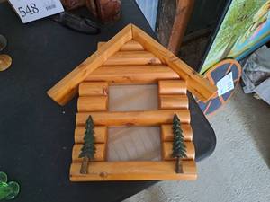 lot 555 image: Log Cabin Picture Frame
