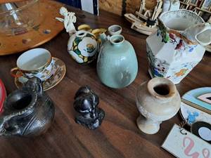 lot 566 image: Lot of (12) Home Dcor