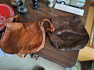 lot 569 image: Lot of (2) Vintage Leather Bags - Barbara Bolan (Italy), Mr. R (France)