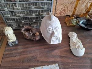 lot 572 image: Lot of (4) Table Statues