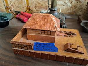 lot 576 image: House with Working Cannon Table Dcor