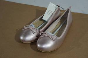 lot 71 image: NEW Cat and Jack Flats - Girls 3