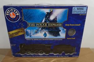 lot 37 image: Lionel Polar Express Battery Power Train Set