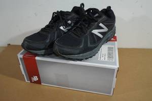 lot 44 image: New Balance Sneakers - Mens 11.5 D