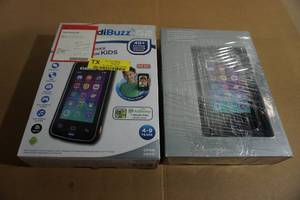 lot 132 image: 2 V-Tech KidiBuzz G2 Smart Tablets