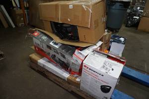 lot 216 image: Pallet of Repairables - Microwave, Deep Fryer, Vaccums, Waterpik