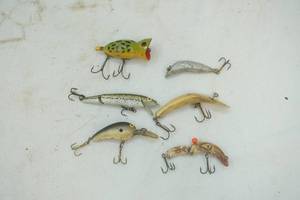 lot 543 image: Fishing Lures