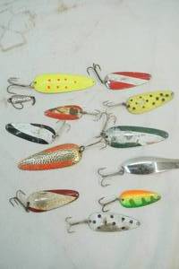 lot 548 image: Fishing Spoon Lures