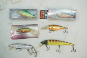 lot 553 image: Fishing Lures