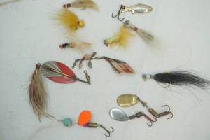 lot 555 image: Fishing Lures