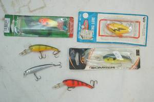 lot 557 image: Fishing Lures