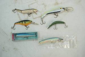 lot 558 image: Fishing Lures