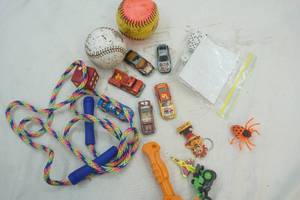 lot 559 image: Kids Toys