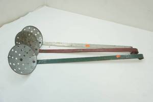 lot 3 image: Galvanized 20 Ice Skimmers