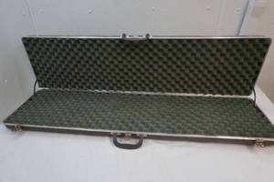 lot 67 image: Hard Sided Gun Case